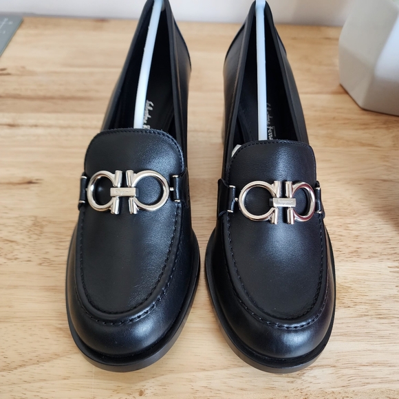 Ferragamo Rolo heel - Picture 3 of 11